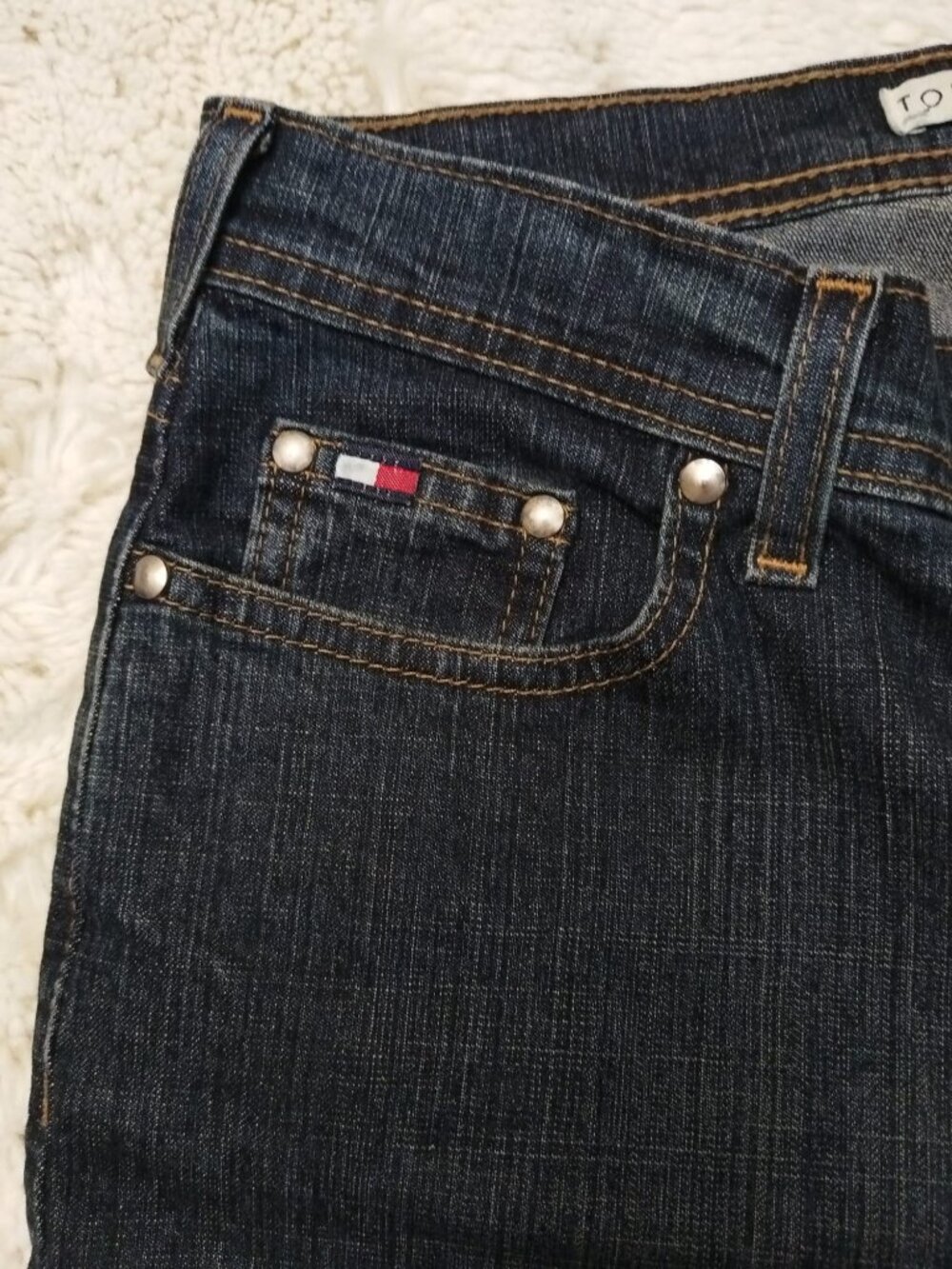 ✨ NWOT Made in Canada ✨ Tommy Hilfiger Dark Wash Bootcut Jeans 6 - Picture 2 of 13